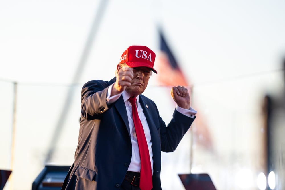 La strategia del caos: come Trump usa la confusione per mantenere il potere