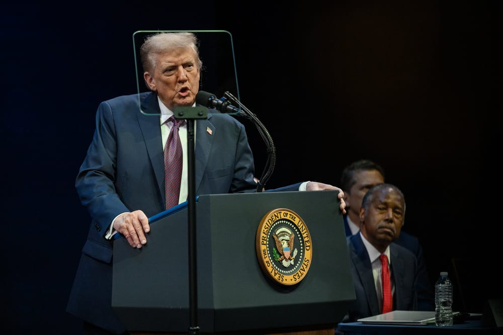 Trump fa causa al New York Times per diffamazione e chiede 15 miliardi di dollari