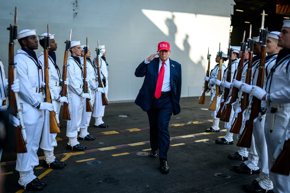 Trump interrompe gli aiuti alla Colombia e accusa Petro di essere un "trafficante di droga"