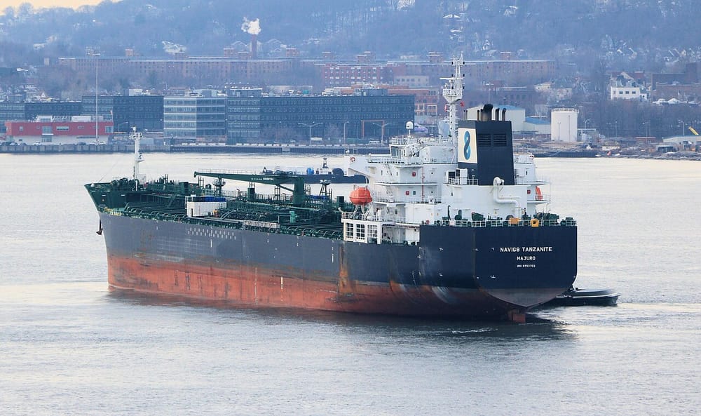 La crisi del petrolio russo: sanzioni USA bloccano esportazioni in Asia