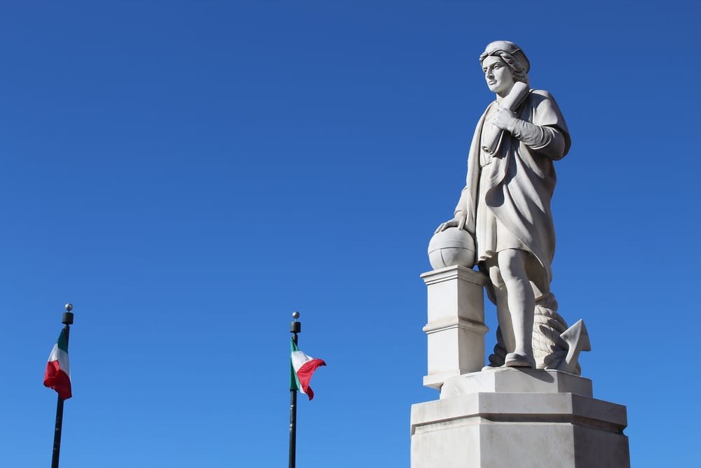 Trump mette una statua di Cristoforo Colombo alla Casa Bianca
