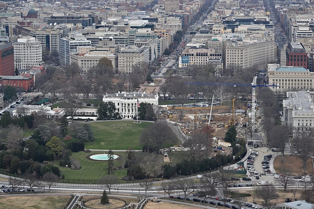 La commissione controllata da Trump approva la sala da ballo della Casa Bianca