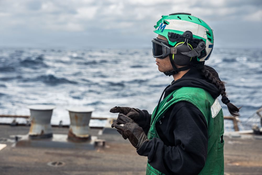 Lo stretto di Hormuz resta bloccato nonostante gli annunci di Trump e Teheran