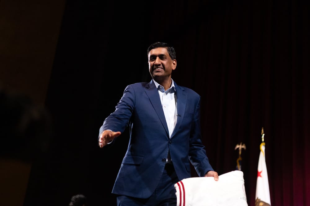 Il deputato Ro Khanna sfida Elon Musk a un dibattito televisivo sui tagli alla spesa pubblica