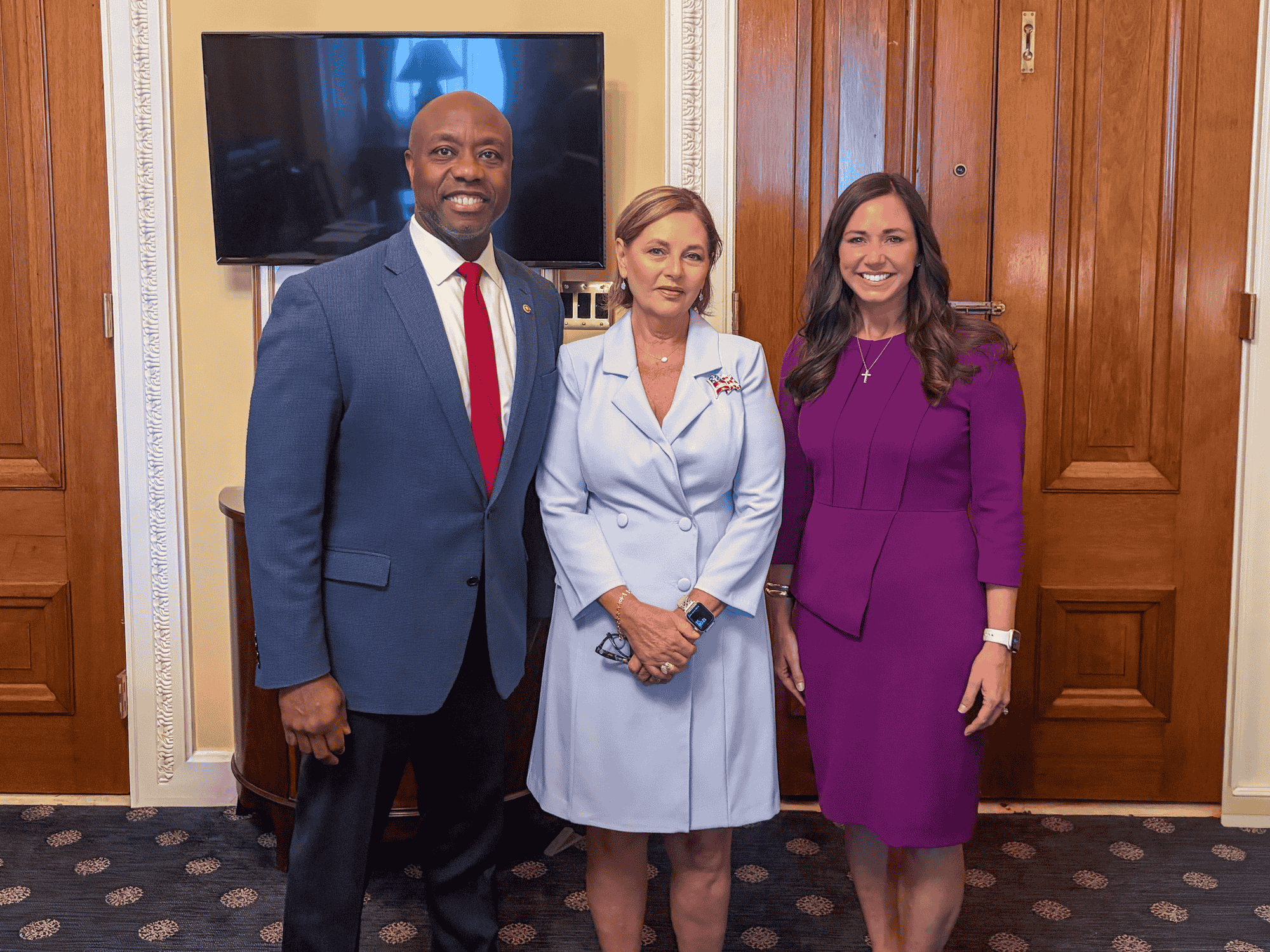Trump chiede a Darline Graham di candidarsi al Senato per il seggio del fratello Lindsey