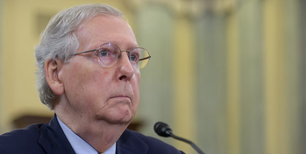 Mitch McConnell è ricoverato in ospedale tre settimane e nessuno sa il perché