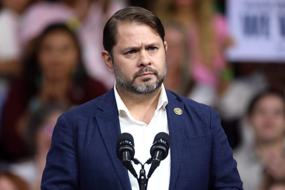 Il senatore Dem Ruben Gallego sotto inchiesta per le spese elettorali