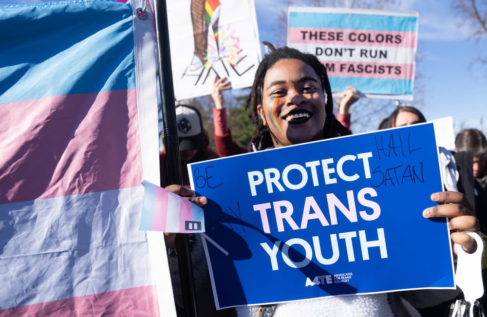 Un distretto scolastico fa causa all'amministrazione Trump sulle politiche per gli studenti transgender
