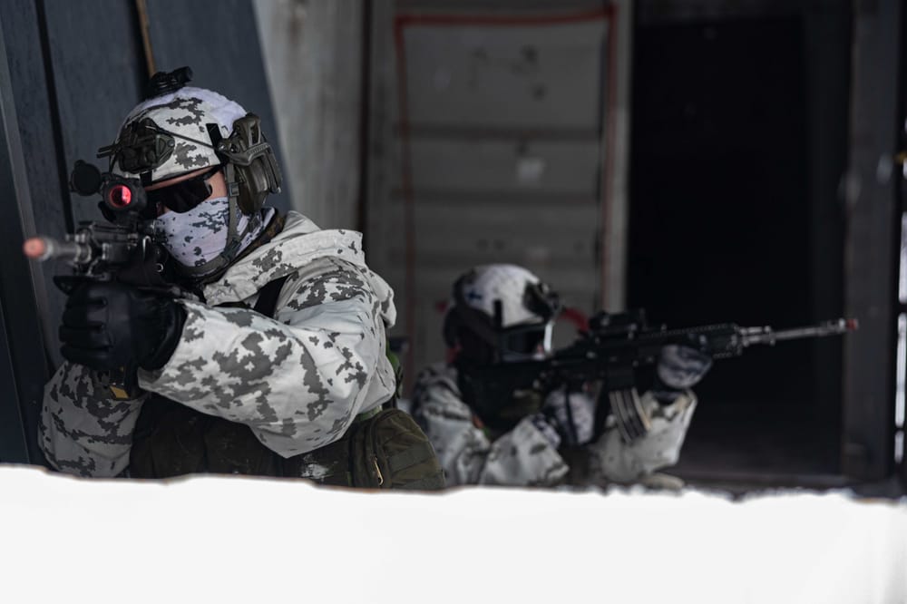 Ai confini con la Russia l'Europa si arma da sola nel timore che Washington non intervenga