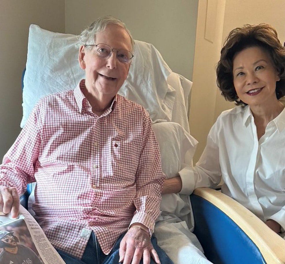 McConnell spiega il ricovero: una caduta e una polmonite, ma non può ancora tornare al Senato