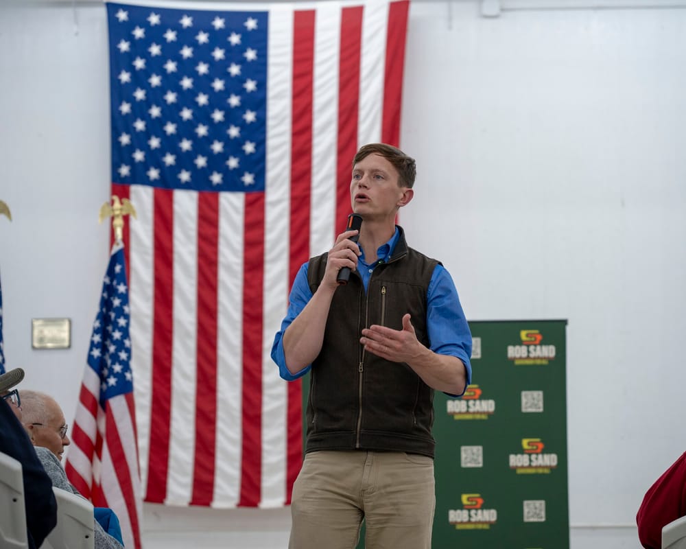 Rob Sand rifiuta l'aiuto di Harris nella corsa a governatore dell'Iowa