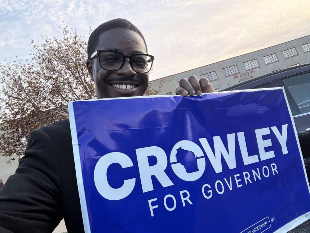 David Crowley vince a sorpresa le primarie Dem per il governatore del Wisconsin