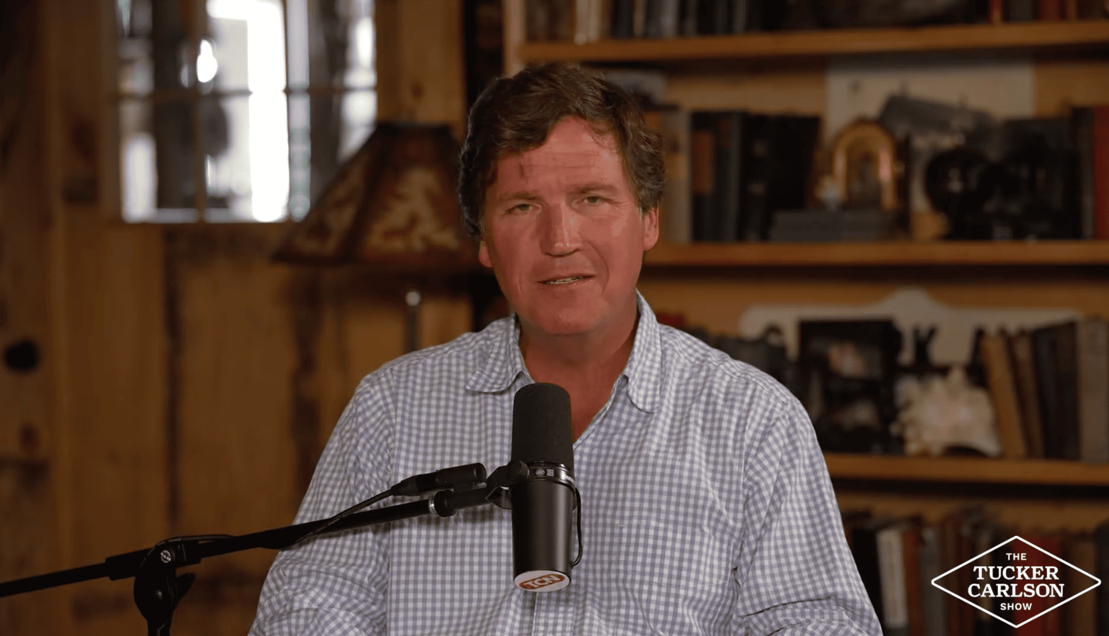 Tucker Carlson presenta un manifesto in dieci punti e alimenta le voci su un terzo partito