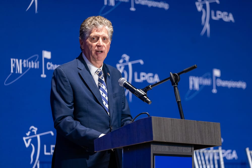 Il governatore del Rhode Island Dan McKee perde le primarie Dem