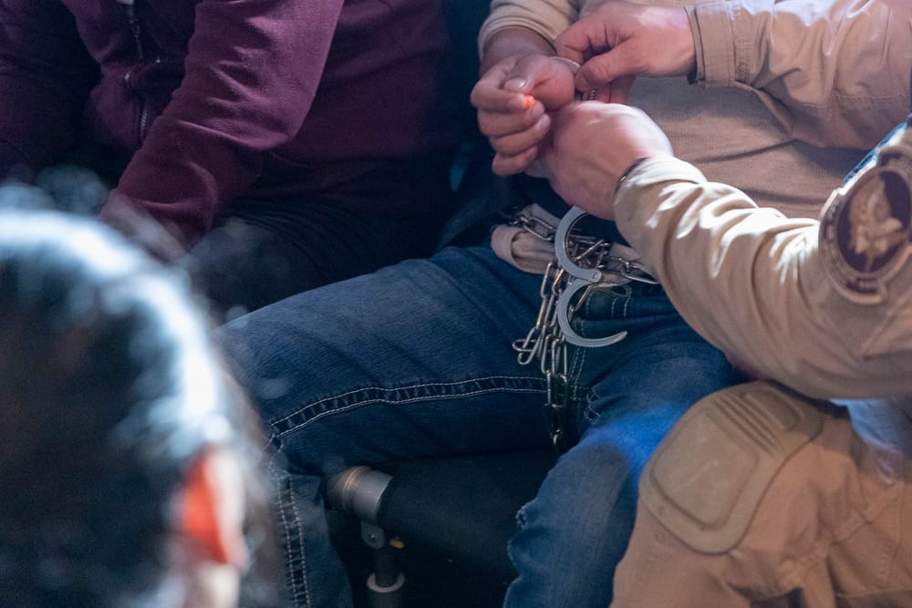 Migranti espulsi dagli Stati Uniti, picchiati e detenuti in Guinea Equatoriale