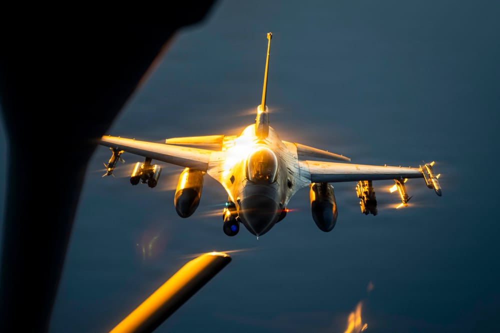 Iran, la guerra riesplode: raid, rappresaglie e truppe americane fino al 2027