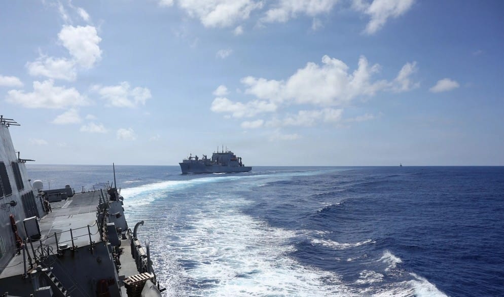 Lo Stretto di Hormuz non basta più all'Iran: il flusso di petrolio del Golfo riparte