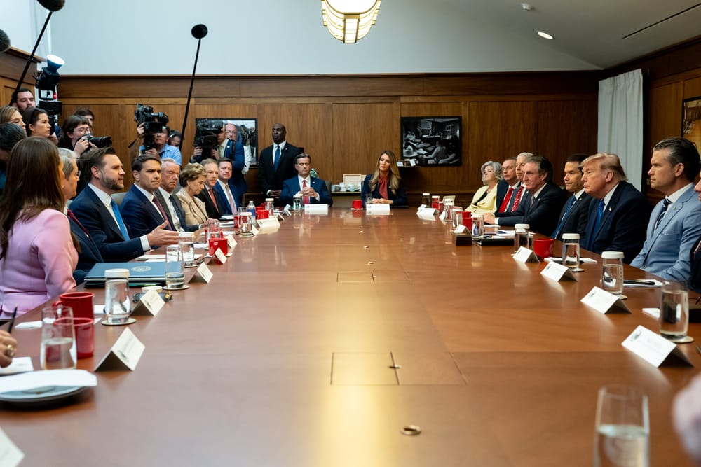 Il governo Trump fa campagna elettorale violando la legge