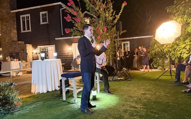 Musk rilancia le bufale sul ricovero di Talarico in una clinica psichiatrica