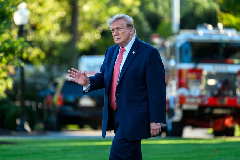 Trump elogia dal palco un sostenitore che ha colpito un contestatore in South Carolina