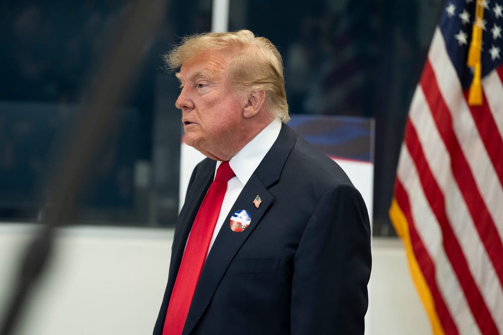 Trump annulla i comizi in Kansas e Iowa e passa agli eventi virtuali prima delle midterm