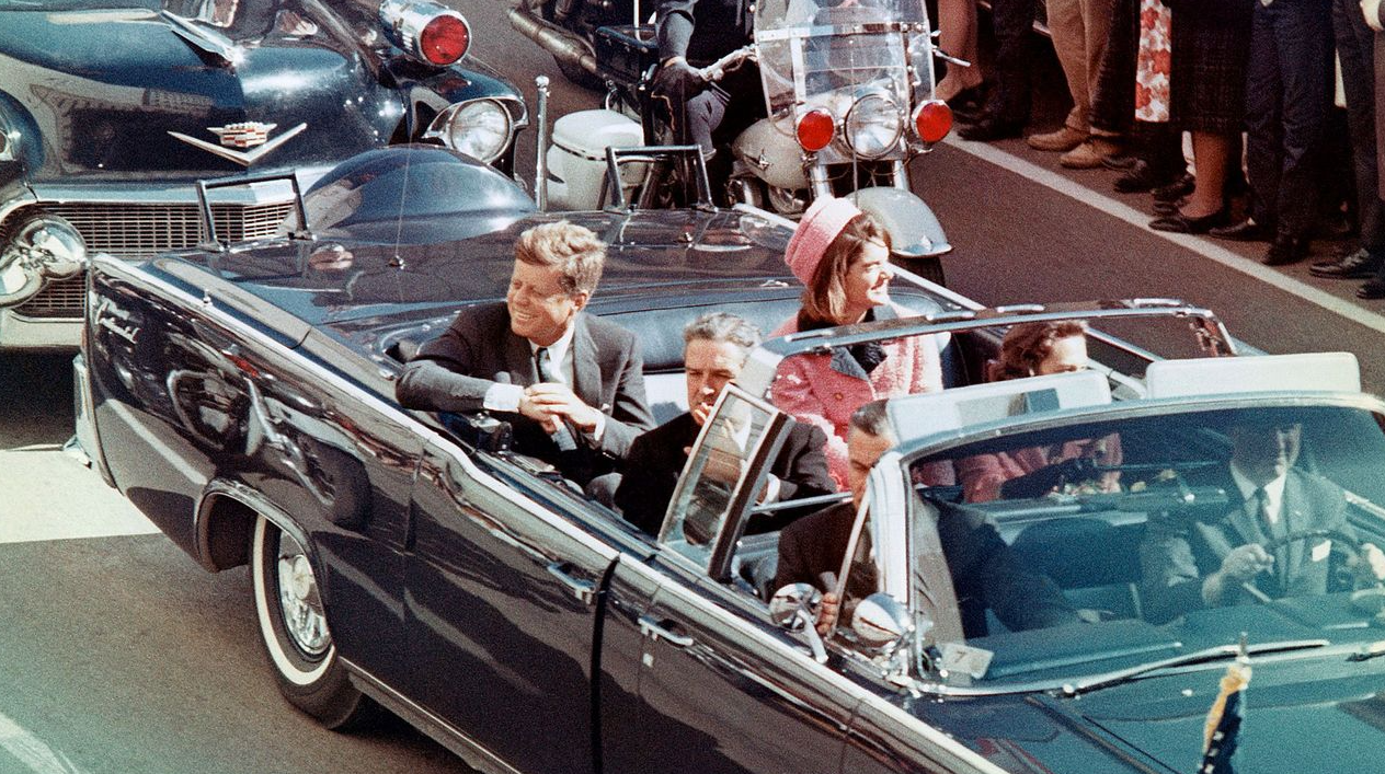 L'Amministrazione Trump pubblica migliaia di documenti sull'assassinio di Kennedy