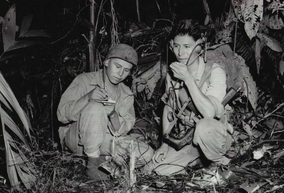 Articoli sui Code Talkers Navajo sono stati rimossi dai siti militari dopo l'ordine di Trump sulla DEI