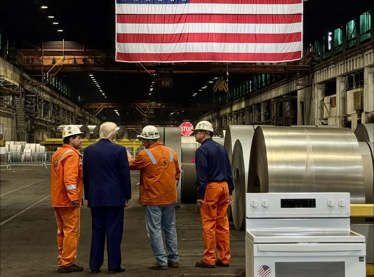 Trump raddoppia i dazi sull’acciaio
