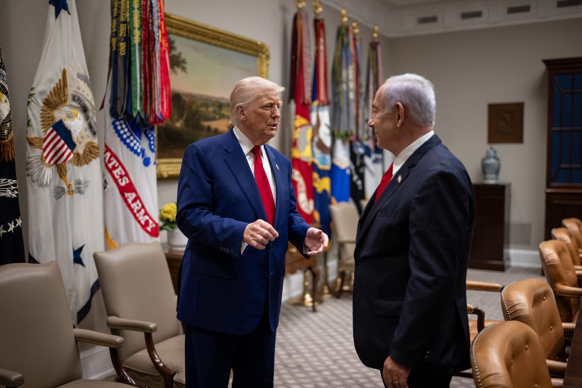 Trump chiede di fermare il processo a Netanyahu: “Israele sta perseguitando un eroe”