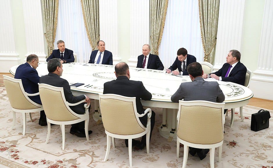 Putin condanna gli attacchi americani all'Iran e riceve la richiesta di aiuto di Teheran