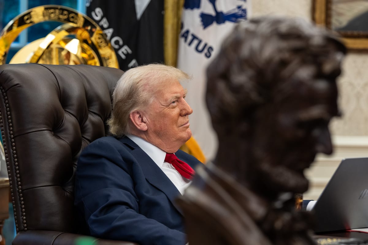 Epstein, Obama e la macchina dei complotti di Trump
