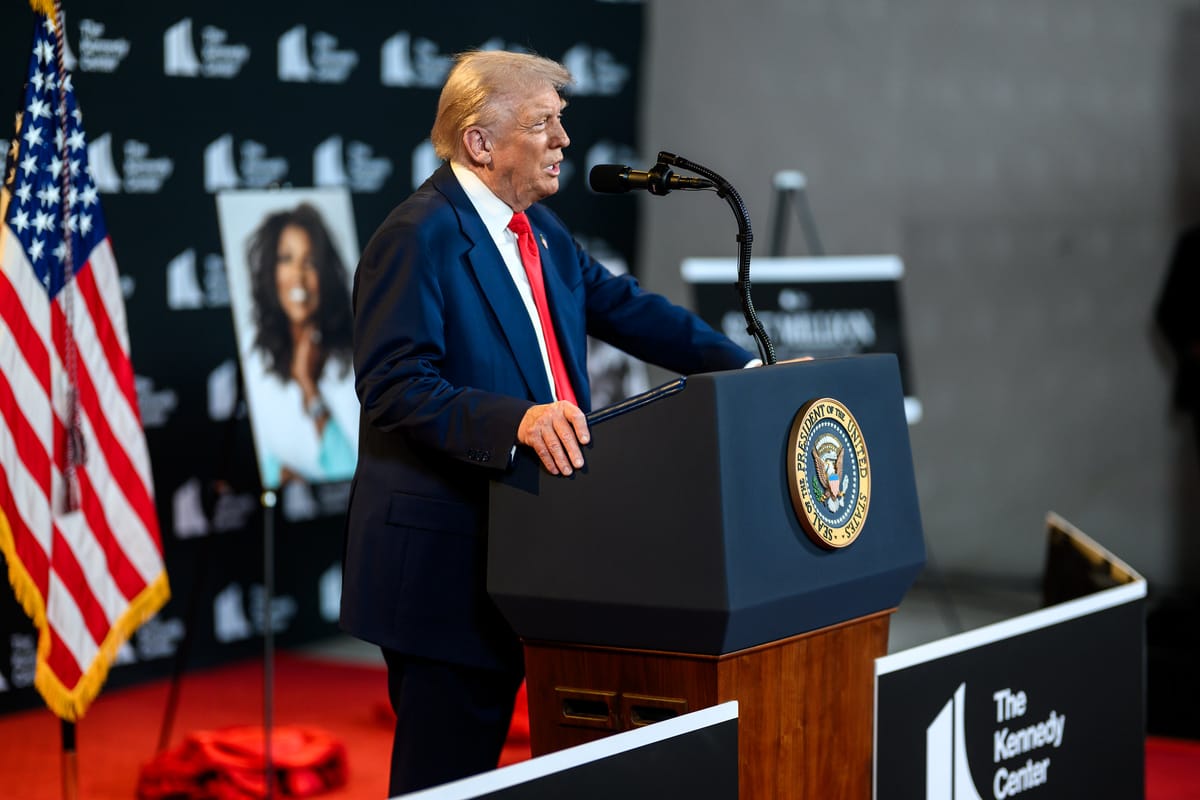 Trump in calo nei sondaggi a causa dei dazi e della legge fiscale