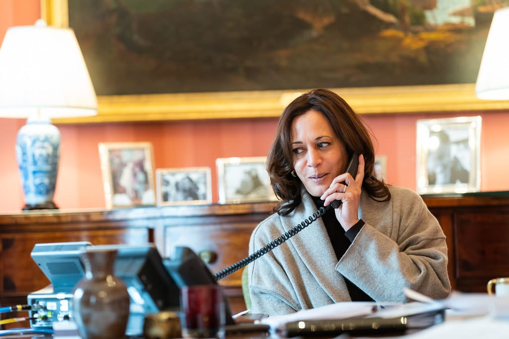 Kamala Harris appoggi Mamdani come sindaco di New York
