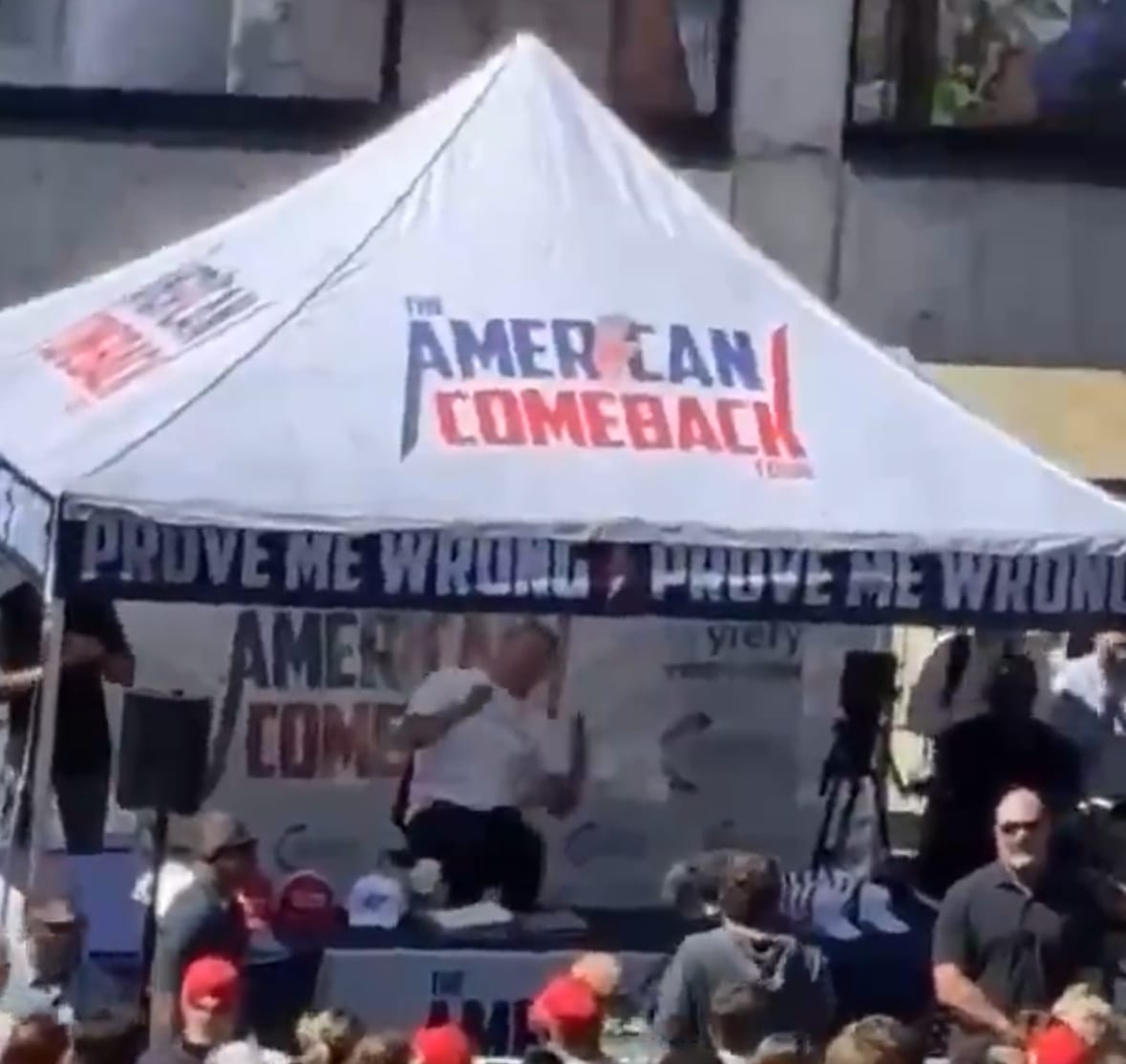 Charlie Kirk ucciso da colpi di arma da fuoco durante evento universitario nello Utah