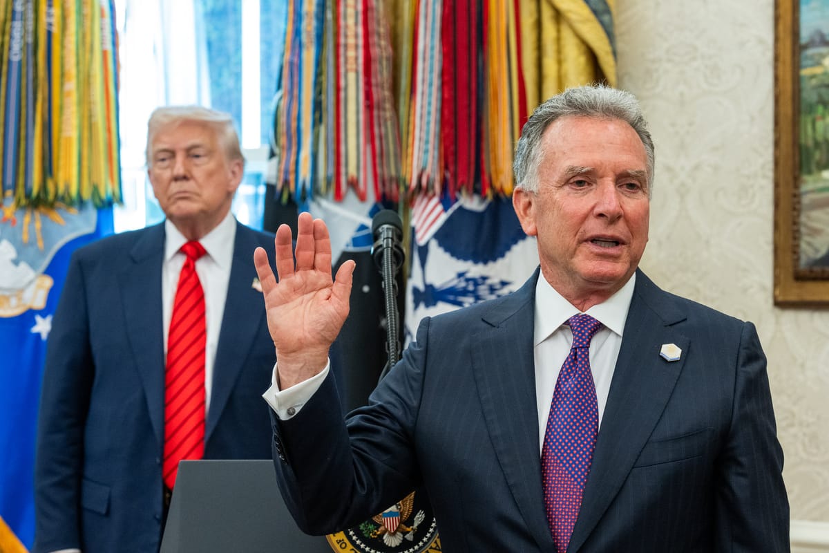 L'inviato di Trump consigliava i russi su come convincere il presidente