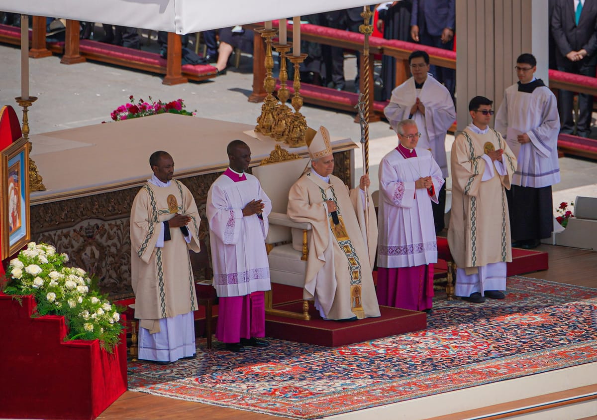 Papa Leone XIV critica il trattamento dei migranti negli Stati Uniti