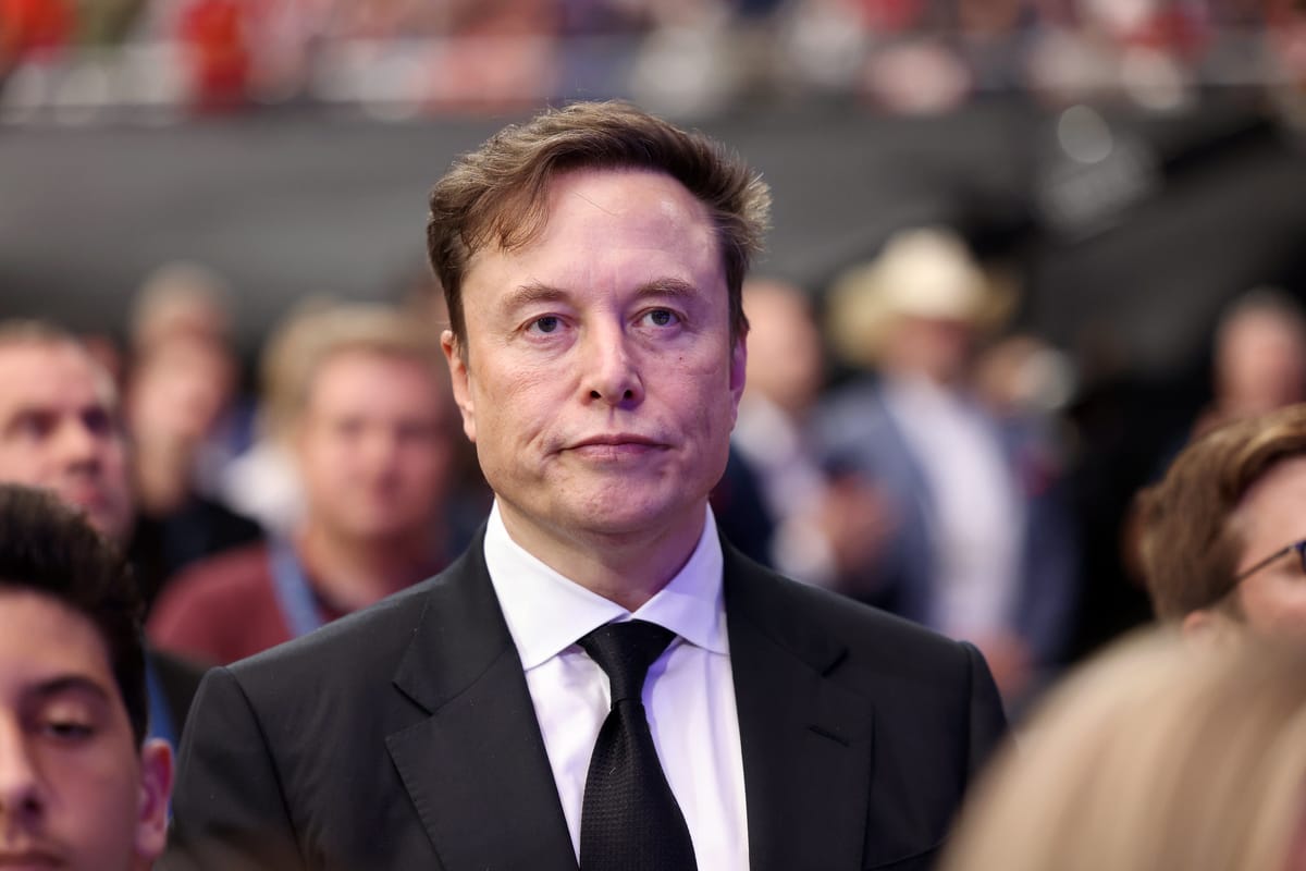 L'intelligenza artificiale di Musk lo esalta continuamente