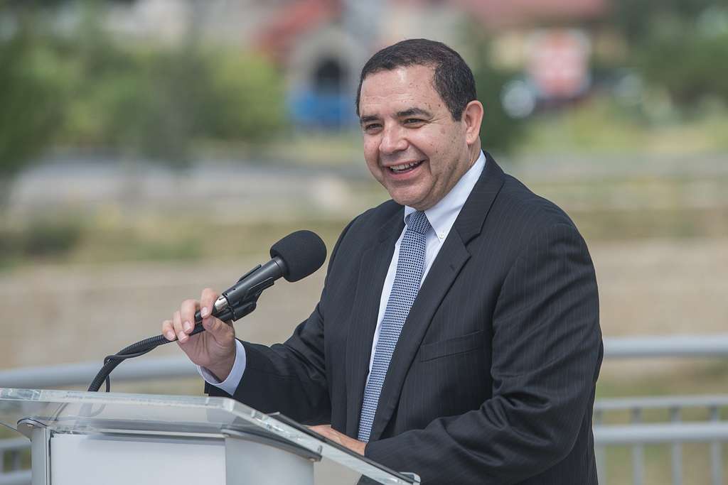 Trump grazia il deputato Dem Cuellar accusato di corruzione