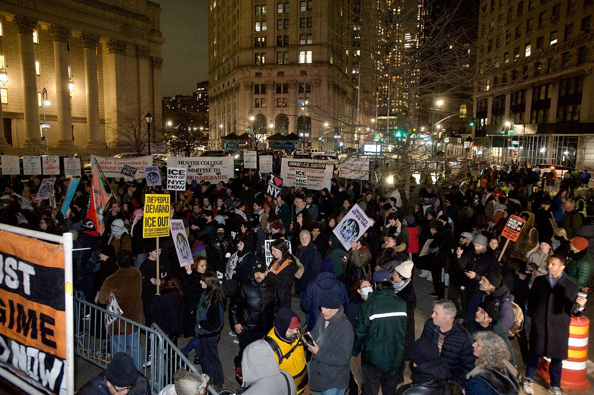Mille manifestazioni negli Stati Uniti contro la polizia anti immigrazione