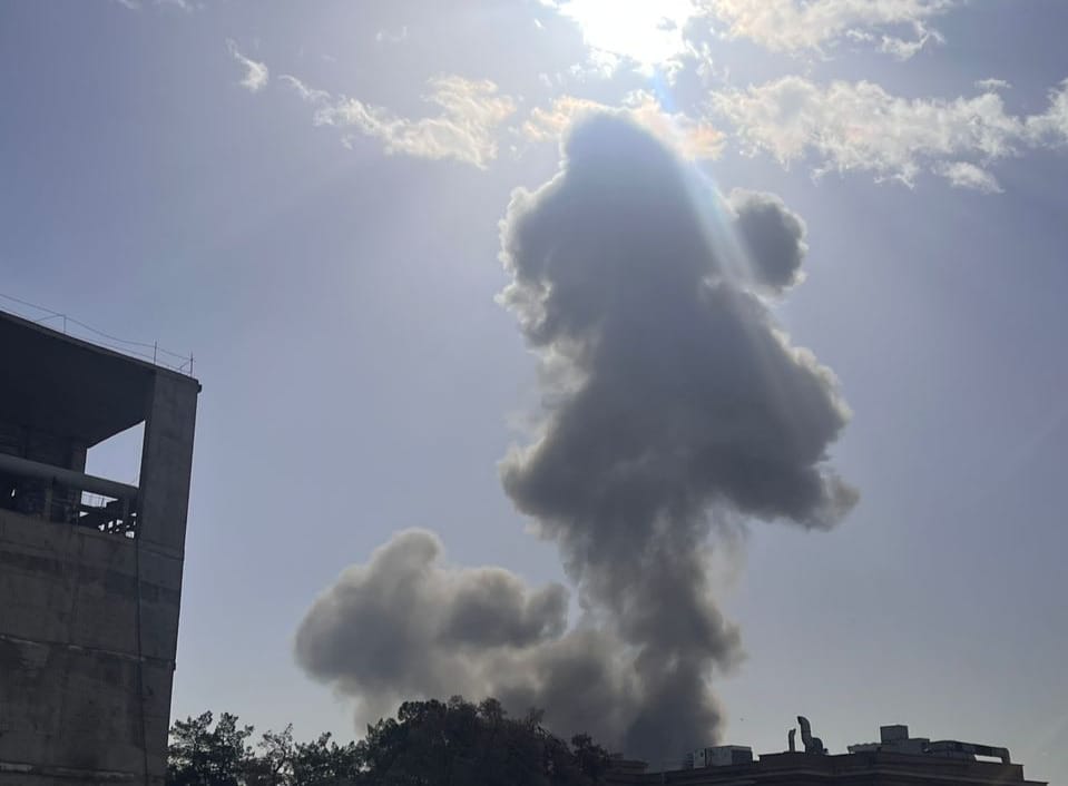 Stati Uniti e Israele attaccano l'Iran: esplosioni a Teheran