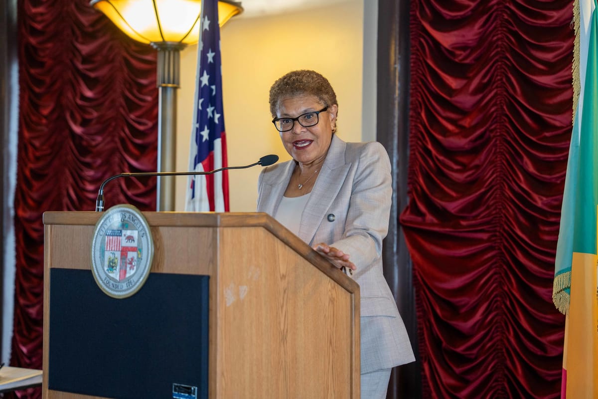 La sindaca di Los Angeles in difficoltà alle primarie Dem