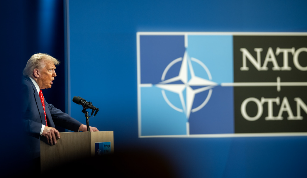 Trump mette sotto pressione la NATO sullo Stretto di Hormuz: “Aiutateci o l’Alleanza avrà un futuro molto negativo”