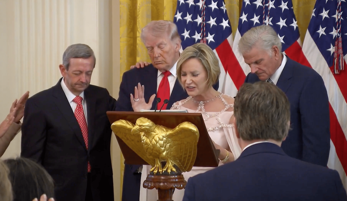 La consigliera spirituale di Trump lo paragona a Gesù Cristo