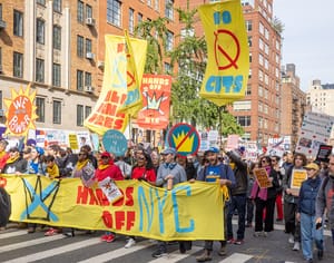 Milioni di persone scendono in piazza contro Trump nelle proteste "No Kings"