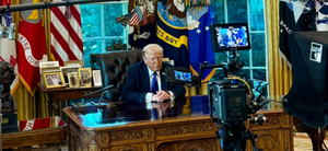 Trump chiede a Israele di fermare i bombardamenti su Gaza, Hamas accetta parzialmente il piano di pace