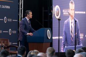Hegseth annuncia la fine dell'idealismo utopico per la strategia militare americana