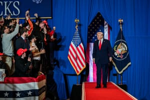 Trump attacca gli immigrati in un discorso che doveva parlare di economia