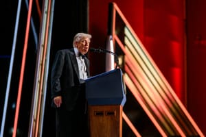 Trump attacca Clooney per la cittadinanza francese