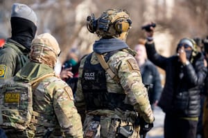 Minnesota, sospesi gli agenti che hanno ucciso Pretti