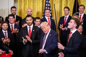 Trump perde consensi su immigrazione, politica estera ed economia